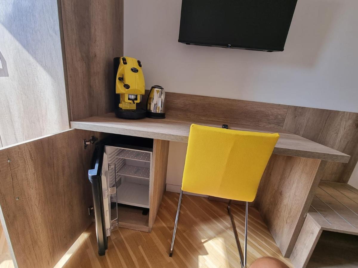 Barbaja Suites In Street Toledo 205 Napoli Eksteriør billede