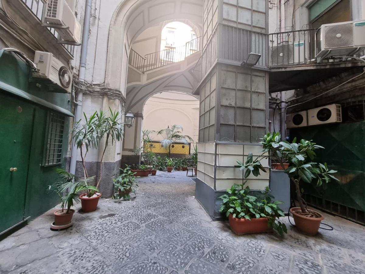 Barbaja Suites In Street Toledo 205 Napoli Eksteriør billede
