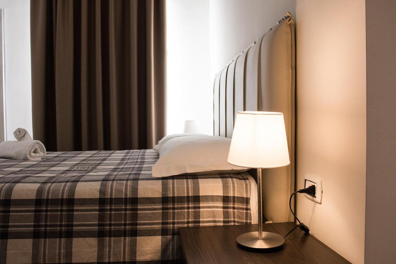 Barbaja Suites In Street Toledo 205 Napoli Eksteriør billede
